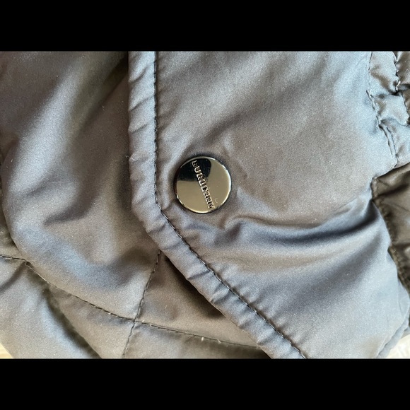 Burberry vest. XS (wears like a petite). - Picture 11 of 11